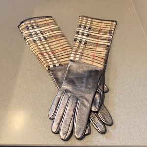 Burberry Gloves